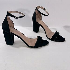 Madden Girl Women's Beella Heeled Sandal Color: Black Suede size 9.5‎ M (1665)